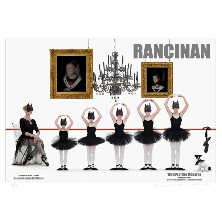 POSTER TRILOGIE DES MODERNES - BATMAN FAMILY GIRLS DANCE - 2015